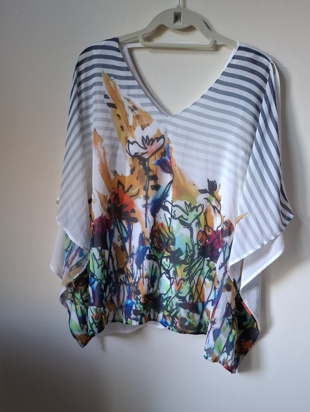 Vintage Charlie B Womens White Floral Watercolor V-Neck Poncho Top Size PM